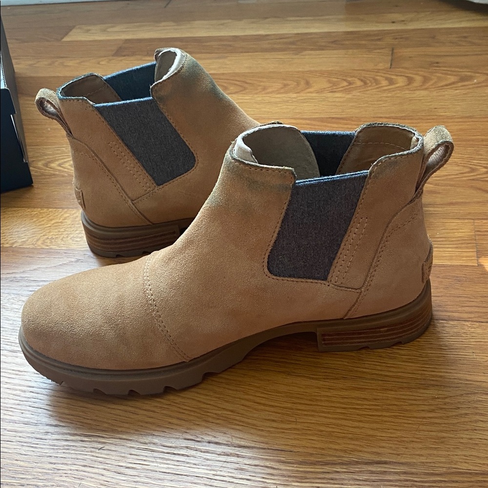 Women’s Sorel Emelie III Chelsea WP Boot. 🧡🤎💛